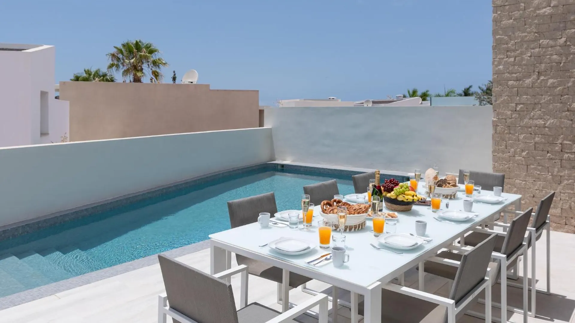 Karat Villa Neveda アデヘ スペイン